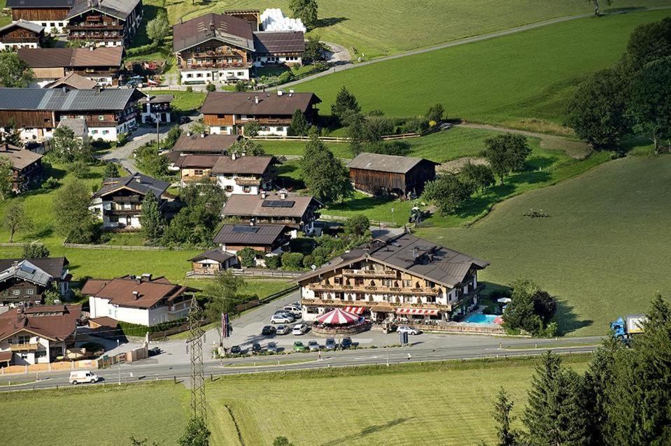 Ferienhotel Alpenhof Aurach bei Kitzbuehel Exterior foto