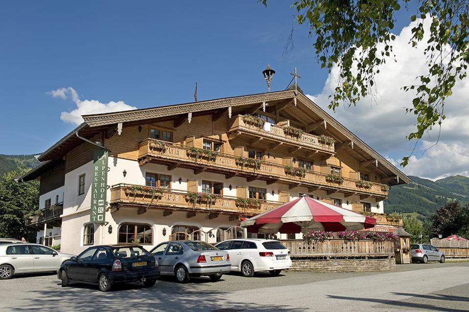 Ferienhotel Alpenhof Aurach bei Kitzbuehel Exterior foto